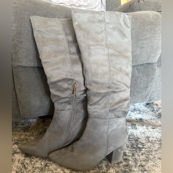 JustFab Gray Suede Slouch Boots – Size 8 / EU 38.5 - Picture 1 of 5